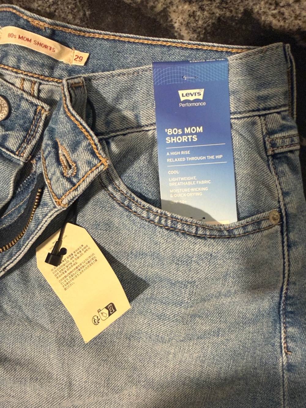 🎉 HOST PICK: Levi's '80s Mom Shorts - Light Blue Denim - Picture 7 of 10